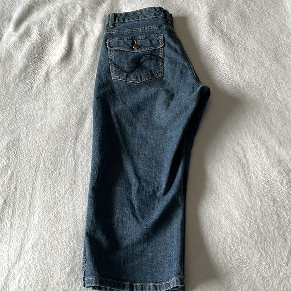 Lee Jeans - Capri Style - Picture 2 of 12